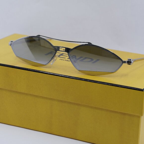 Final Price! Fendi FE40114U-Y 16C Sunglasses main image 4